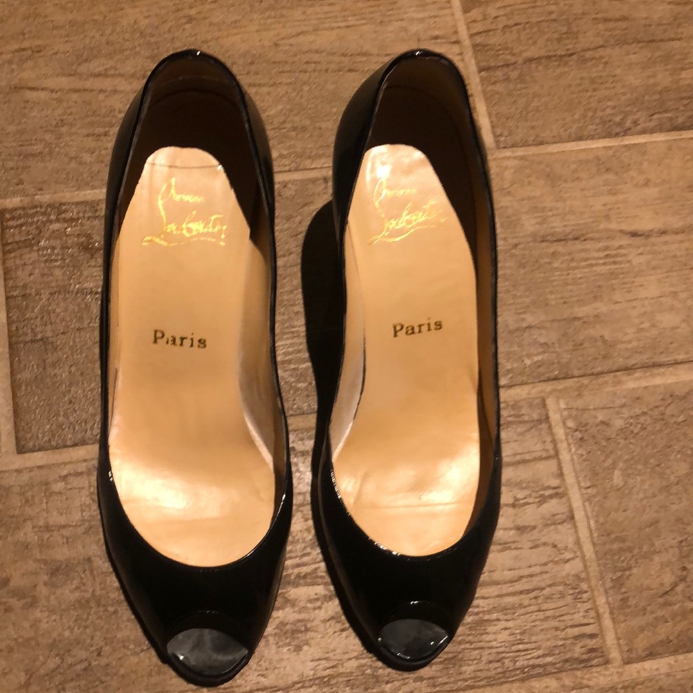 Authentic Christian louboutin peep toe heel